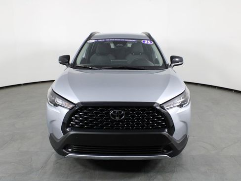 Used 2025 Toyota Corolla Cross LE image 12