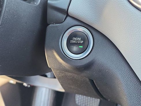 Used 2021 Chevrolet Equinox LS w/ LS Convenience Package FWD image 9