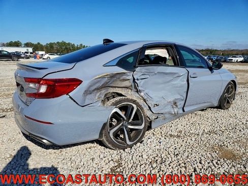 Used 2022 Honda Accord Sport image 2