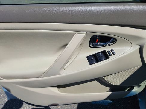 Used 2008 Toyota Camry Hybrid FWD image 17
