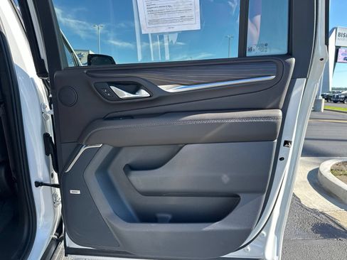Used 2024 GMC Yukon XL Denali AWD/4WD image 47
