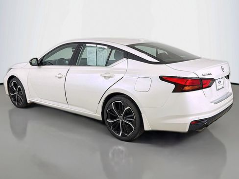Used 2023 Nissan Altima 2.5 SR w/ SR Premium Package FWD image 11