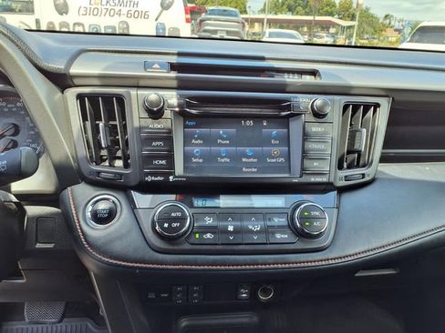Used 2018 Toyota RAV4 SE w/ Power Extra Value Package FWD image 21