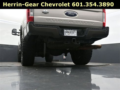 Used 2017 Ford F250 King Ranch w/ FX4 Off-Road Package image 41