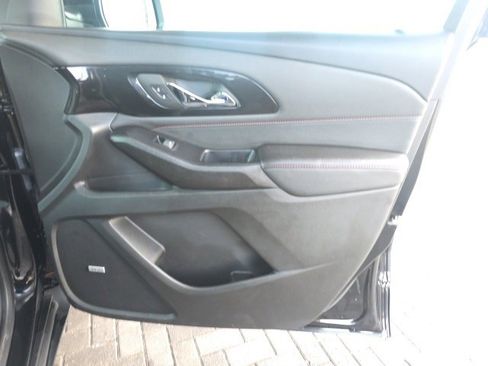 Used 2023 Chevrolet Traverse RS w/ LPO, Floor Liner Package image 8