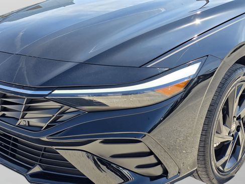 New 2026 Hyundai Elantra SEL Sport Premium FWD image 17