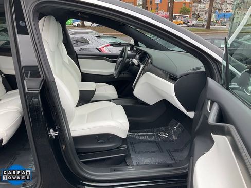 Used 2018 Tesla Model X 75D image 57