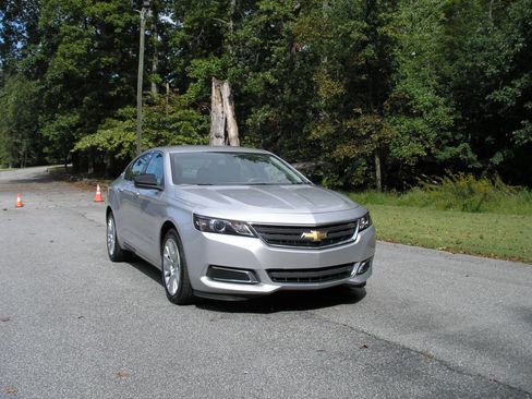 Used 2017 Chevrolet Impala LS image 1