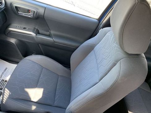 Used 2016 Toyota Tacoma TRD Sport w/ Towing Package image 28