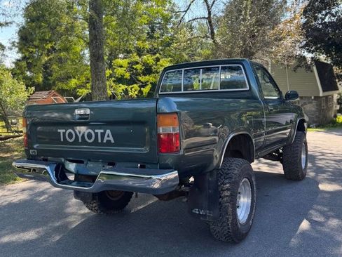 Used 1992 Toyota Pickup Deluxe image 15