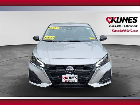 Used 2024 Nissan Altima 2.5 SV FWD image 4