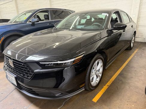 Used 2025 Honda Accord LX image 7