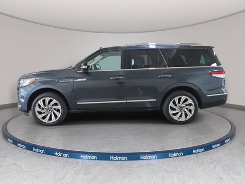 Used 2024 Lincoln Navigator Reserve AWD/4WD image 11