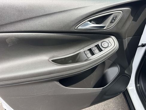 Used 2025 Buick Encore GX Preferred FWD image 21