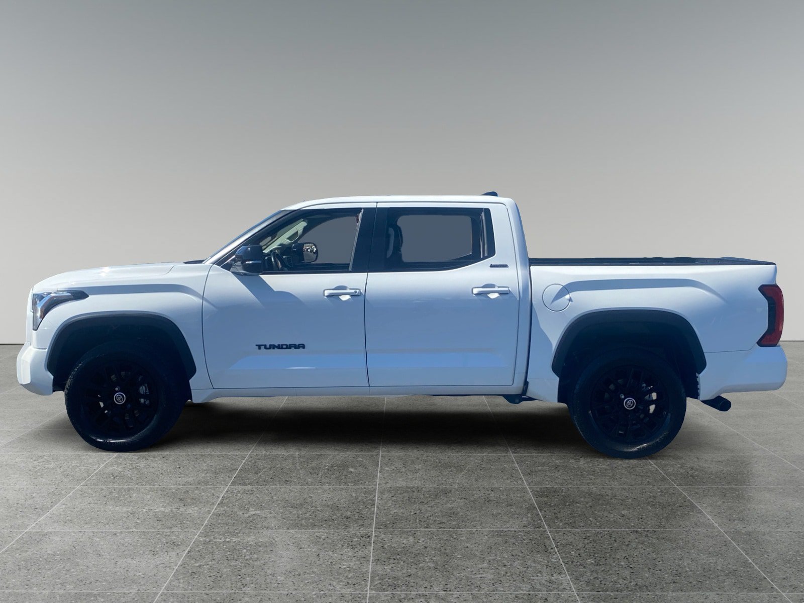 Used 2024 Toyota Tundra Limited AWD/4WD image 2