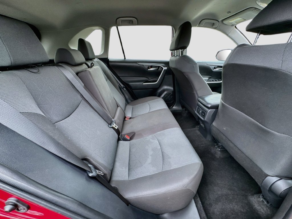 Used 2025 Toyota RAV4 XLE AWD/4WD image 31