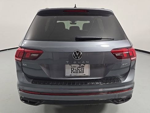Used 2023 Volkswagen Tiguan SE R-Line image 5