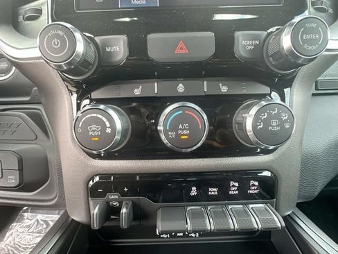 New 2026 RAM 2500 Big Horn AWD/4WD image 20