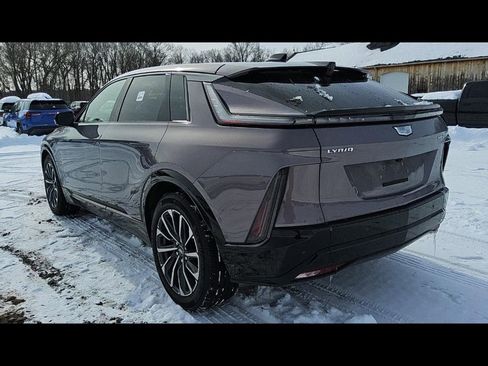Used 2024 Cadillac Lyriq Sport image 8