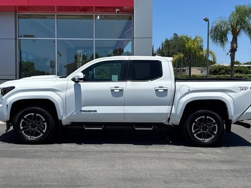 Certified 2025 Toyota Tacoma TRD Sport AWD/4WD image 9