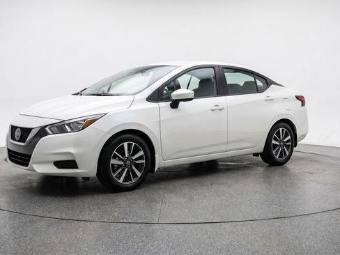 Used 2025 Nissan Versa SV FWD image 3