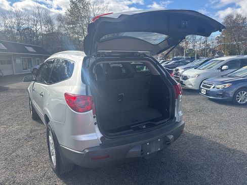 Used 2012 Chevrolet Traverse LT image 41