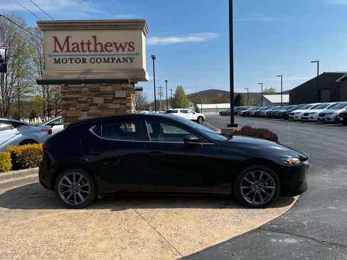Used 2021 MAZDA MAZDA3 s FWD image 4
