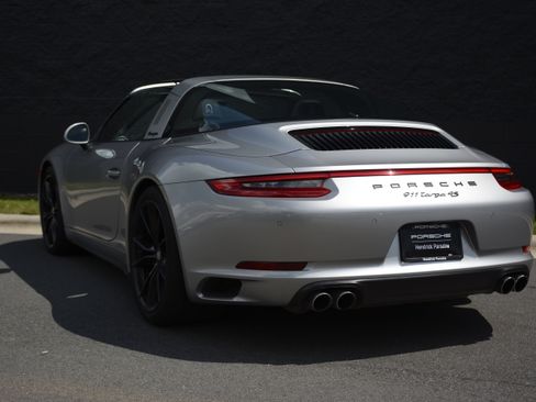 Used 2018 Porsche 911 Targa 4S AWD/4WD image 3