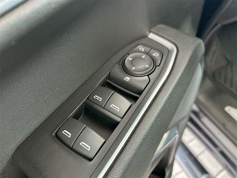 Used 2023 Chevrolet Silverado 1500 LT image 11