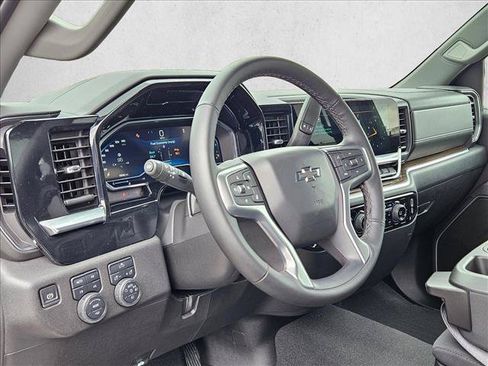 Used 2025 Chevrolet Silverado 1500 RST w/ Z71 Off-Road Package AWD/4WD image 10