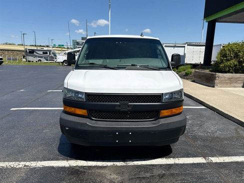 Used 2019 Chevrolet Express 2500 w/ Communications Package RWD image 3