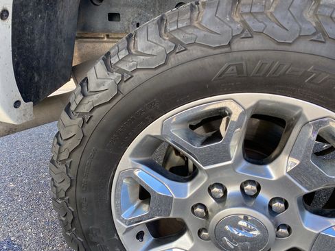 Used 2016 RAM 2500 Limited image 3