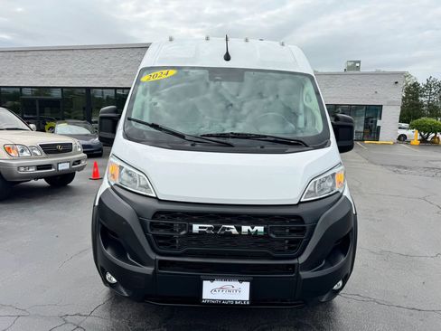 Used 2024 RAM ProMaster 2500 w/ Convenience Group FWD image 8