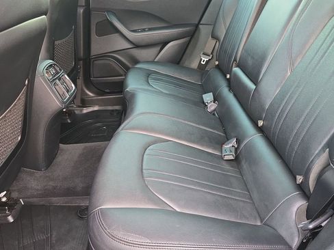 Used 2018 Maserati Levante Base image 29