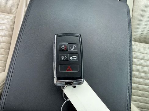 Used 2020 Land Rover Discovery Sport SE AWD/4WD image 36