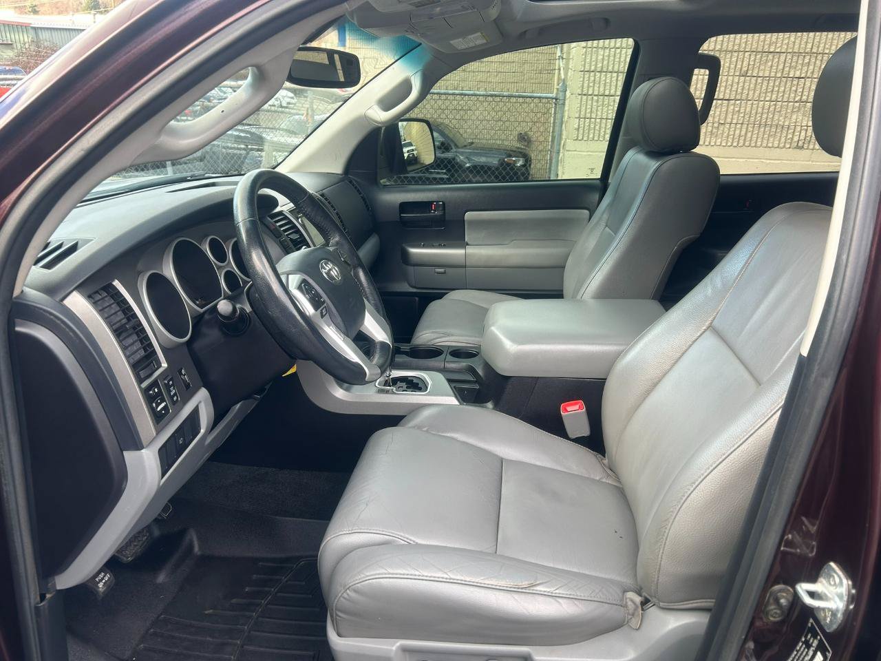 Used 2016 Toyota Sequoia SR5 w/ Premium Package AWD/4WD image 12