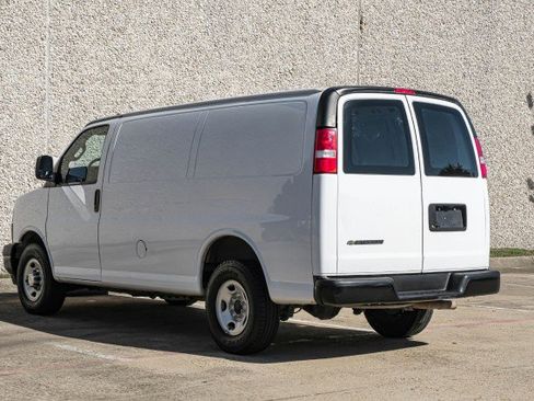 Used 2020 Chevrolet Express 2500 image 12