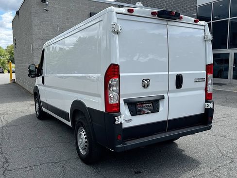 Used 2025 RAM ProMaster 2500 w/ Convenience Group FWD image 5