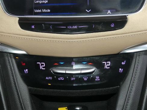 Used 2018 Cadillac XT5 Platinum w/ Driver Assist Package image 38