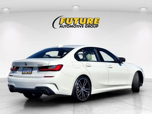 Used 2022 BMW 330i 330i w/ M Sport Package image 4