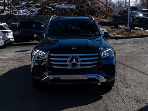 Used 2025 Mercedes-Benz GLS 450 4MATIC image 2