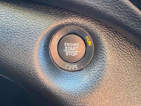 Used 2023 Jeep Cherokee Altitude Lux image 25