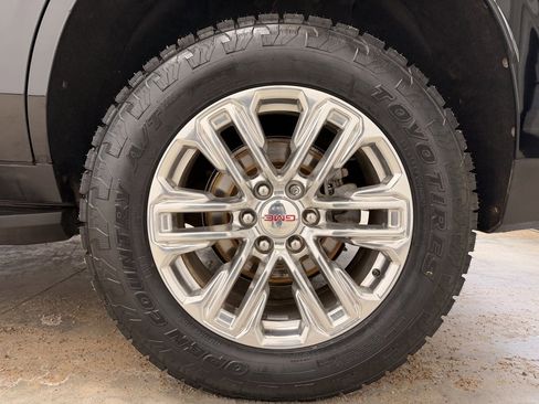 Used 2021 GMC Yukon SLT image 11