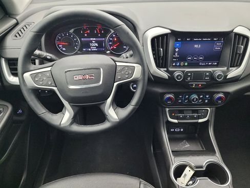 Used 2024 GMC Terrain SLT image 22