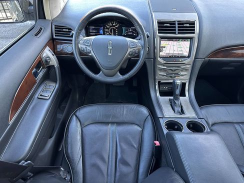 Used 2015 Lincoln MKX Base 4dr SUV w/ Equipment Group 102A image 39