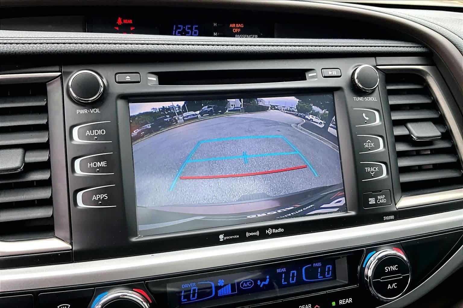 Used 2019 Toyota Highlander XLE AWD/4WD image 27