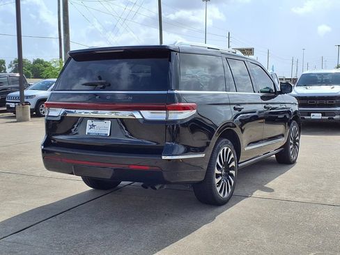 Used 2024 Lincoln Navigator Black Label AWD/4WD image 2