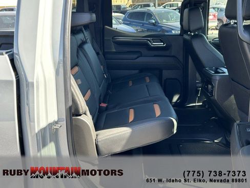 Used 2024 GMC Sierra 1500 AT4 w/ Technology Package image 26