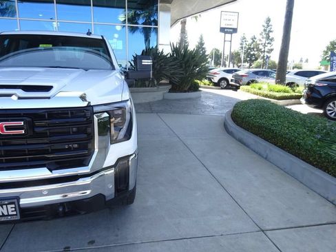 New 2026 GMC Sierra 2500 Pro w/ 1SA Pro Safety Plus Package AWD/4WD image 31