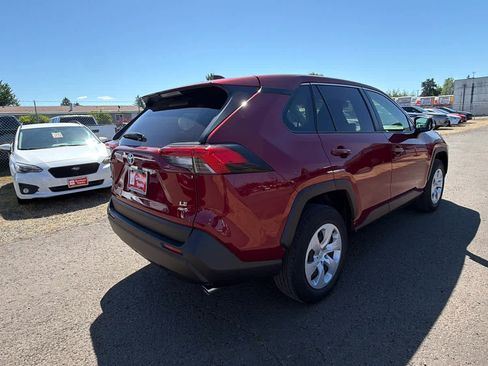 Used 2023 Toyota RAV4 LE AWD/4WD image 4
